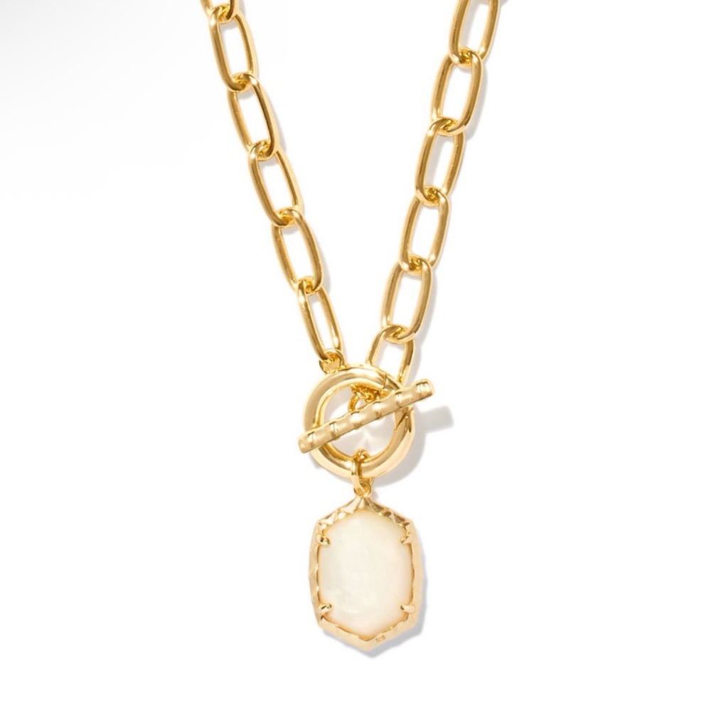 Kendra Scott Daphne Necklace in gold with White Mother-of-Pearl Pendant - Picture 2 of 3